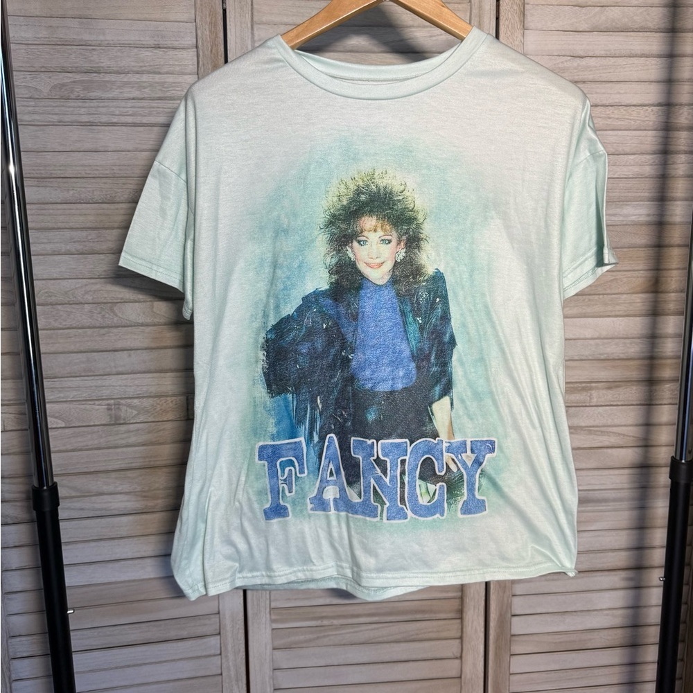 Reba Women's Graphic Tee - Light Blue